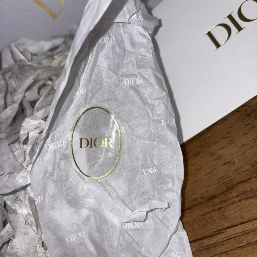 DIOR MEDIUM WHITE PEBBLE BOX 9
